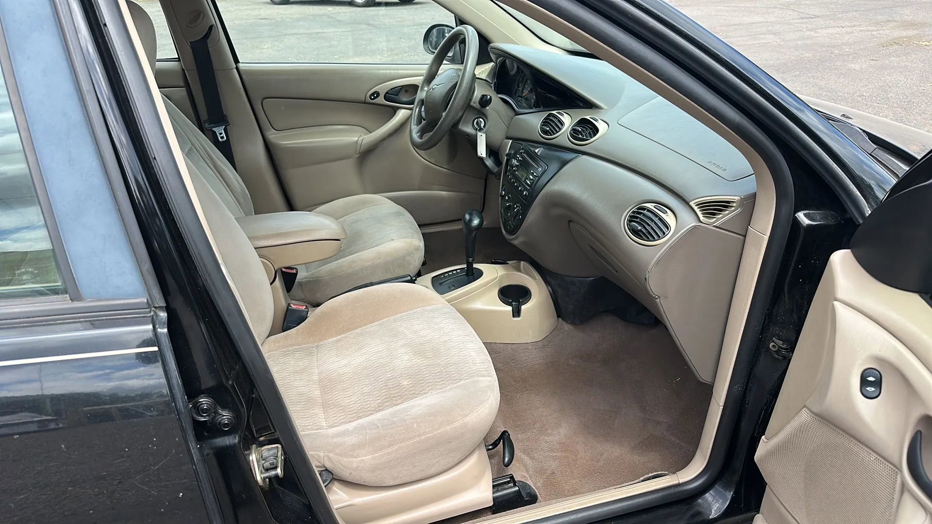 Used 2001 Ford Focus SE image 12