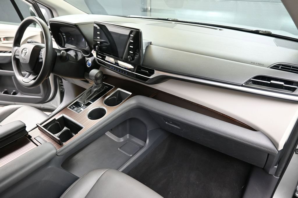 Used 2022 Toyota Sienna LE AWD/4WD image 13