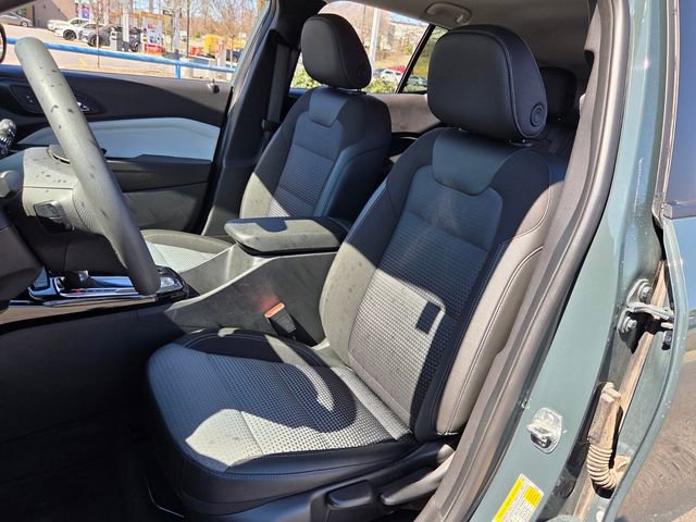 Used 2025 Chevrolet Trax LT image 9