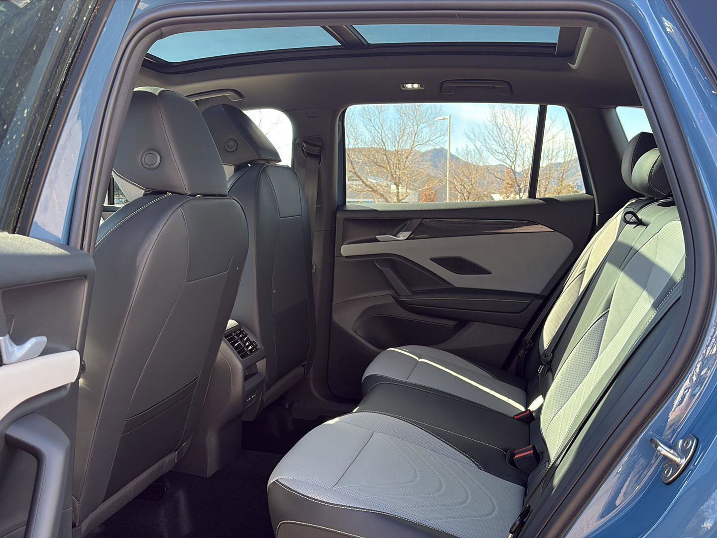 New 2026 Volkswagen Tiguan SE R-Line image 8