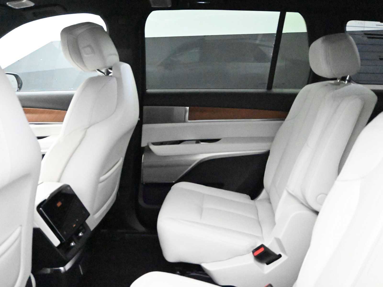 New 2026 Cadillac Vistiq Sport image 19