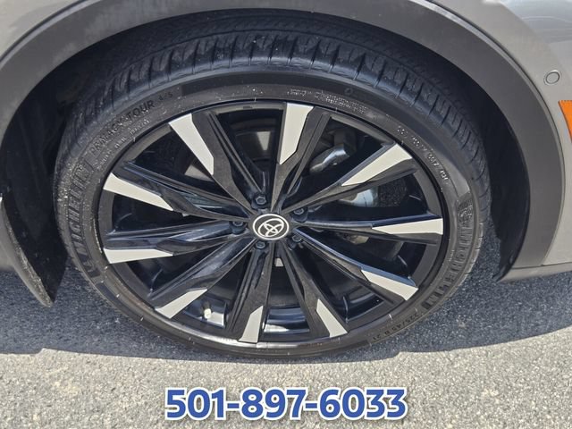 Used 2025 Toyota Crown Platinum AWD/4WD image 20