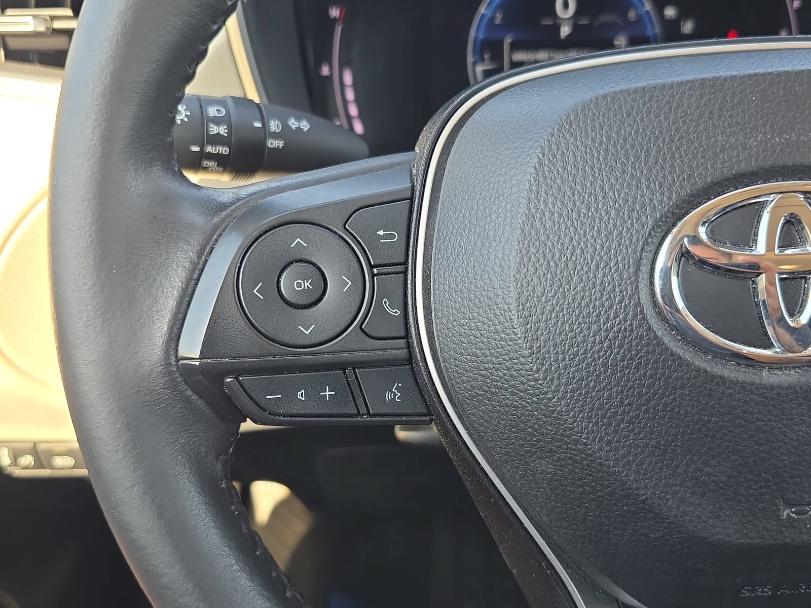 Used 2023 Toyota Corolla Cross XLE w/ Convenience Package AWD/4WD image 14