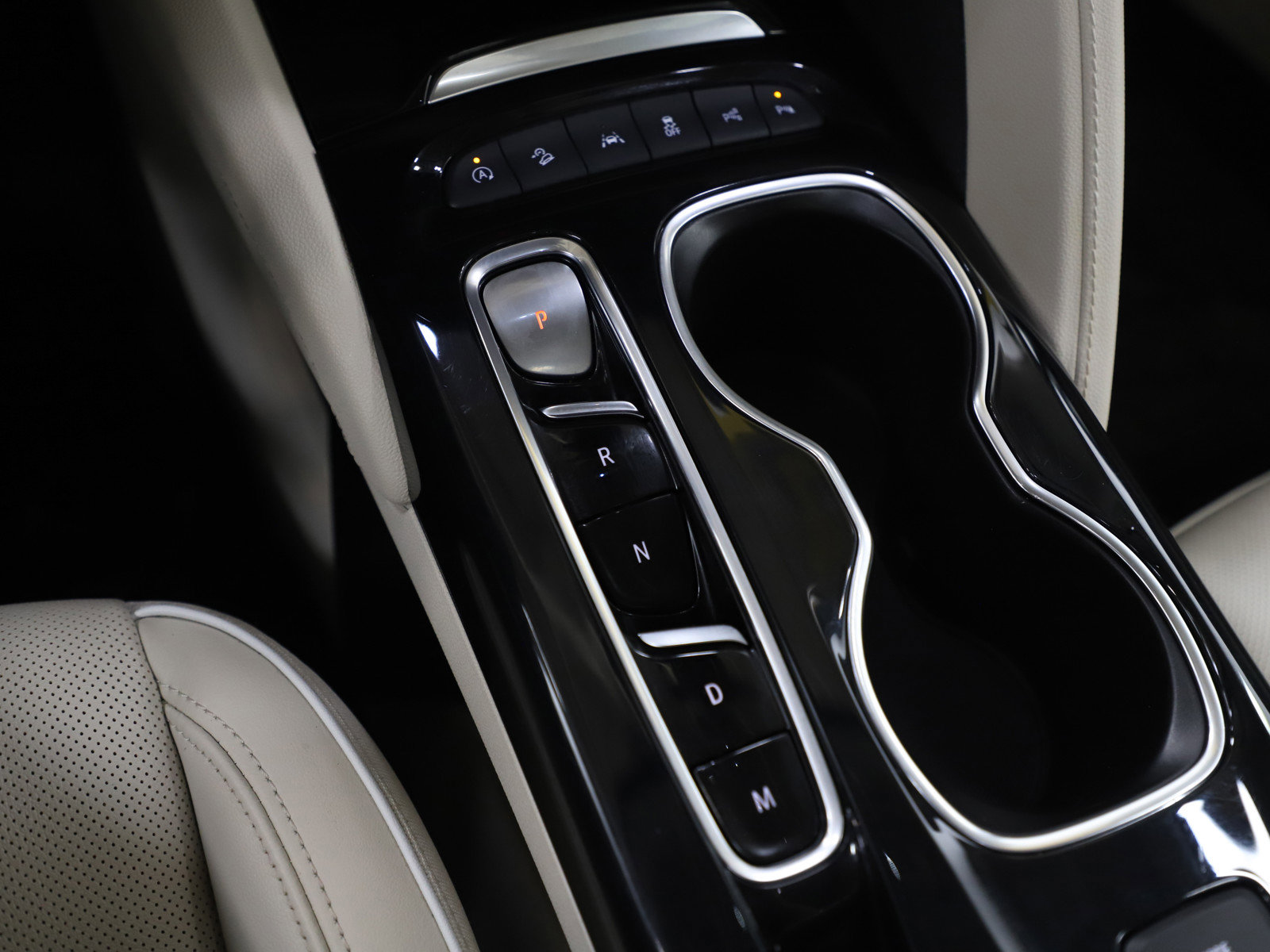 Used 2021 Buick Envision Avenir w/ Technology Package II image 24