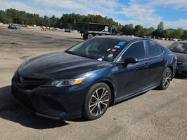 Used 2020 Toyota Camry SE w/ Convenience Package FWD image 1