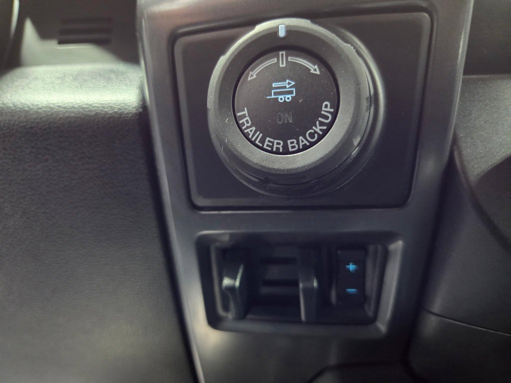 Used 2020 Ford F150 XLT w/ Equipment Group 302A Luxury AWD/4WD image 32