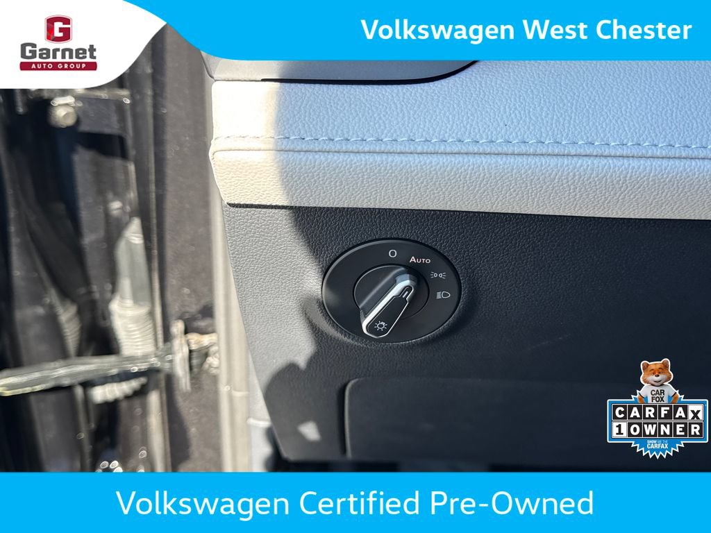 Certified 2025 Volkswagen Taos SEL AWD/4WD image 16