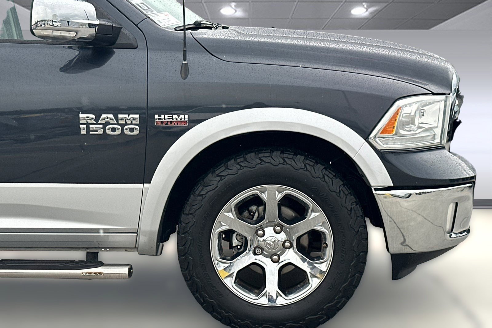 Used 2017 RAM 1500 Laramie image 33