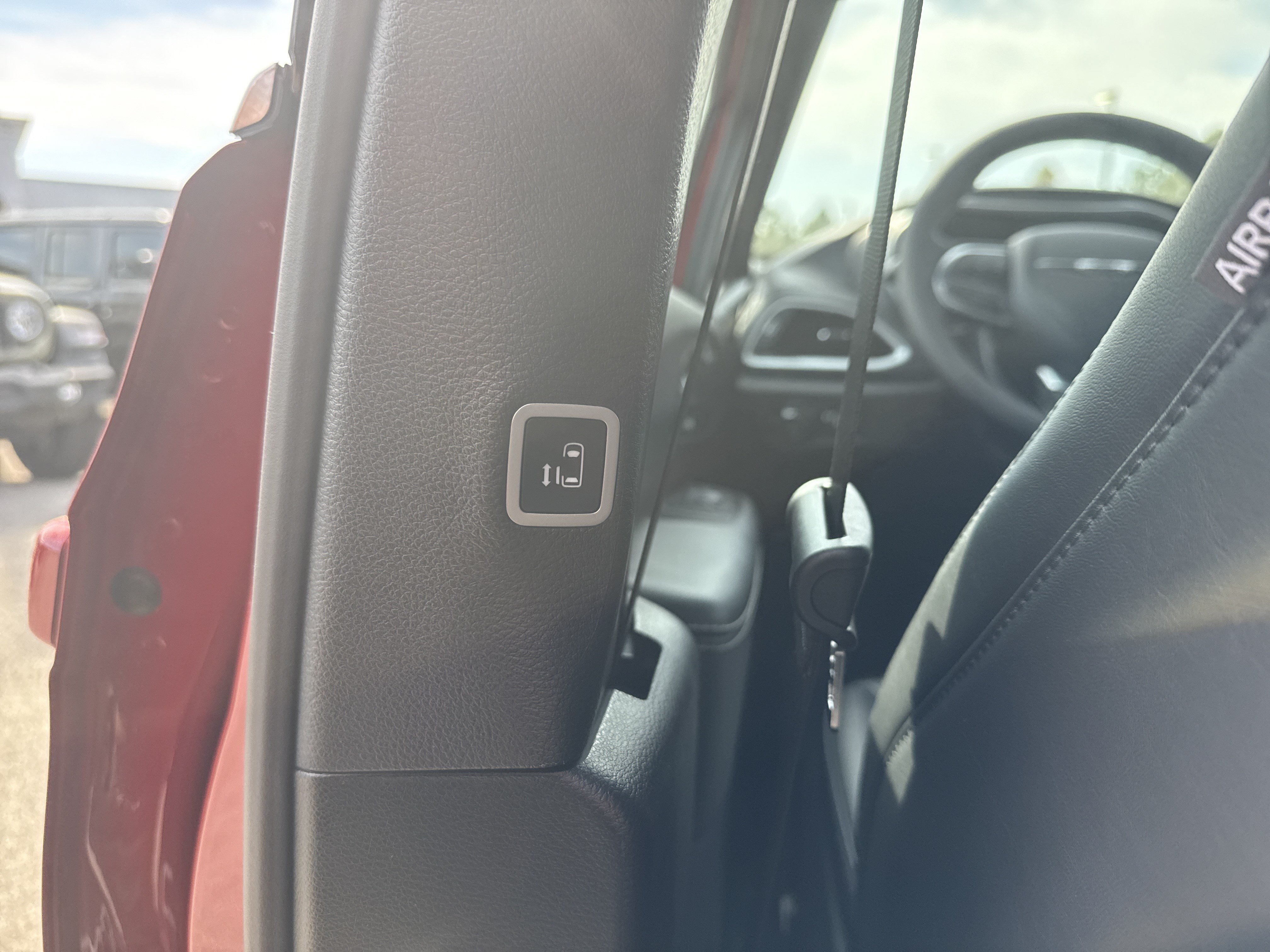 New 2026 Chrysler Pacifica Select FWD image 24