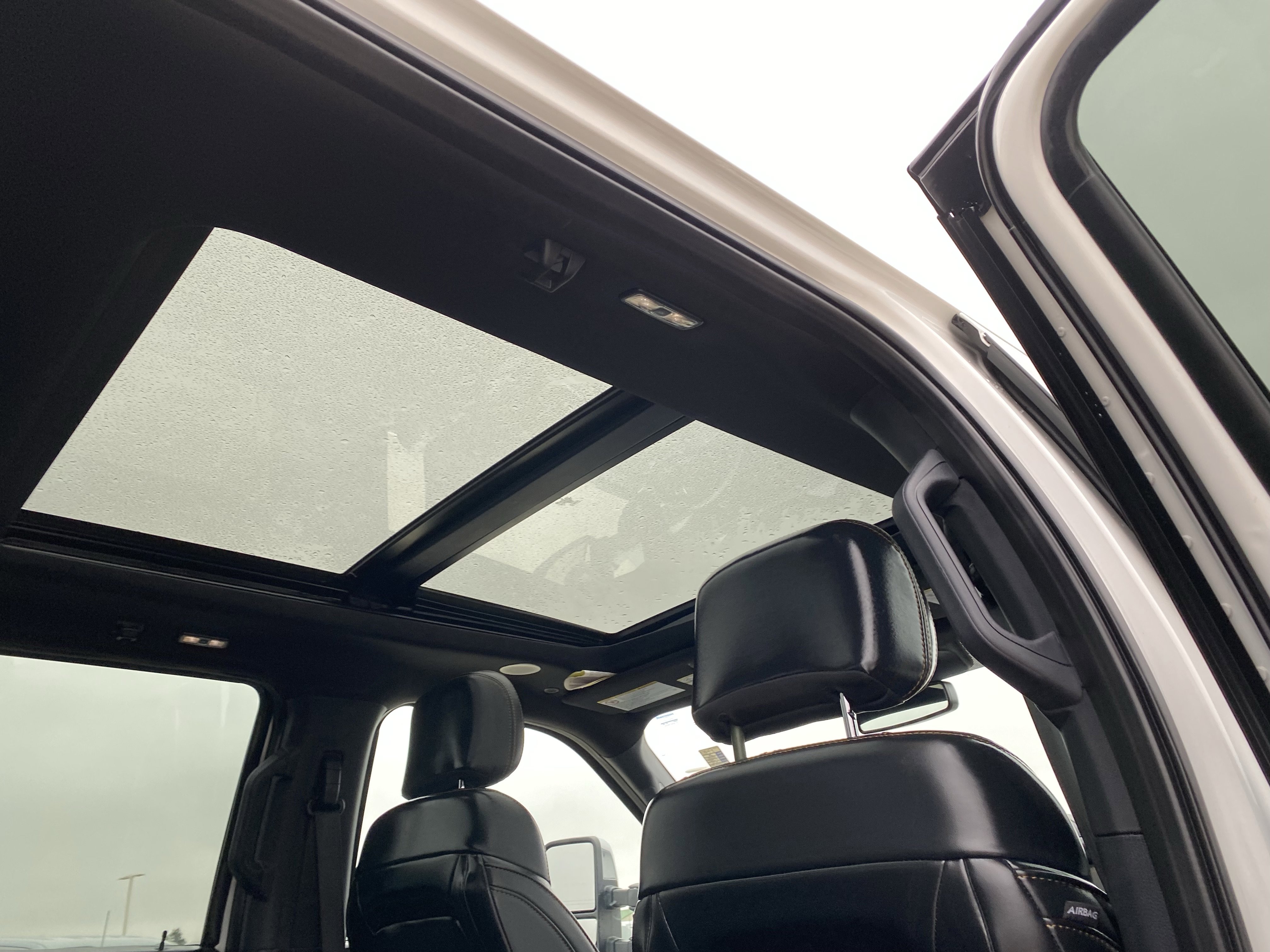 Used 2024 Ford F250 Platinum w/ Tremor Off-Road Package image 19