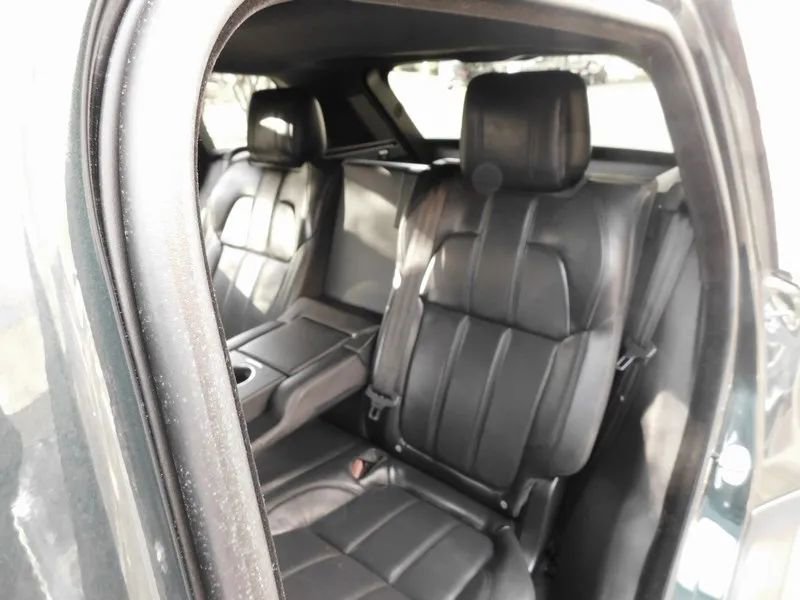 Used 2017 Land Rover Range Rover Sport HSE image 40