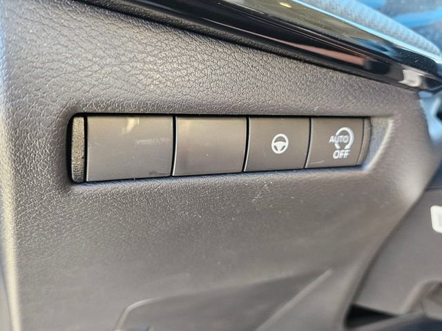 New 2026 Nissan Kicks SR image 28