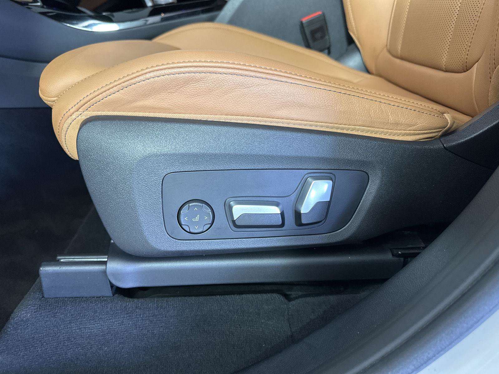 Used 2023 BMW X3 xDrive30i w/ Convenience Package AWD/4WD image 8