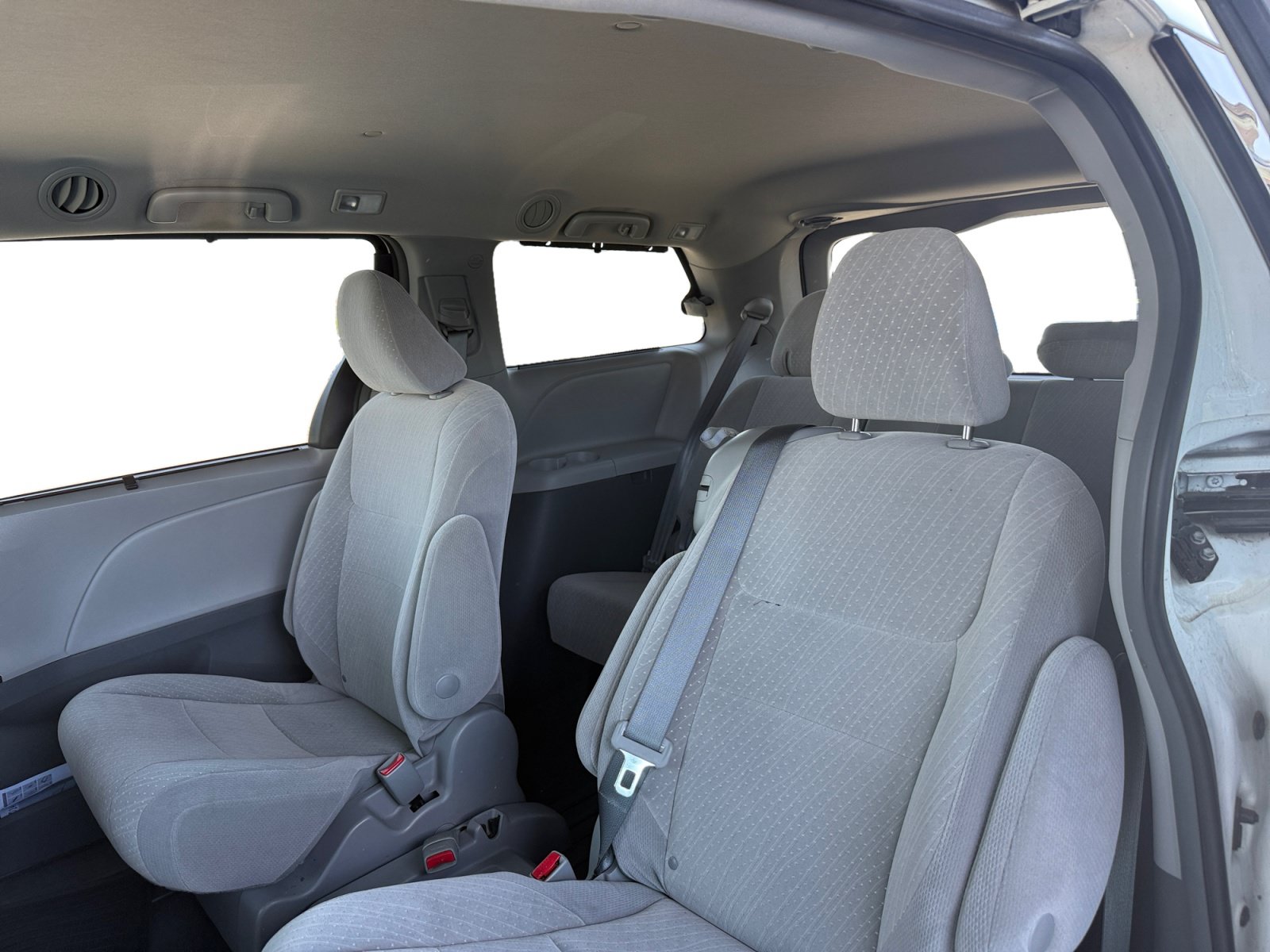 Used 2019 Toyota Sienna LE FWD image 9