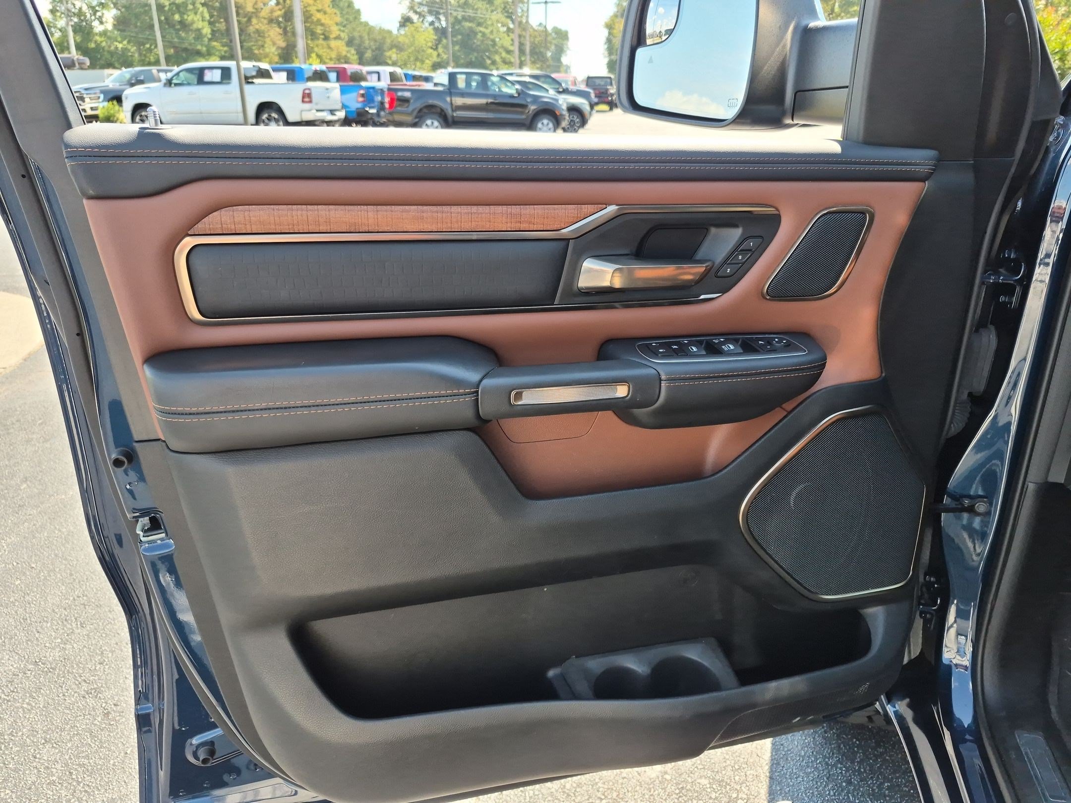Used 2024 RAM 1500 Limited AWD/4WD image 10