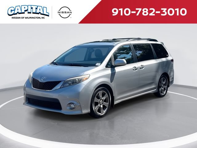 Used 2017 Toyota Sienna SE Premium