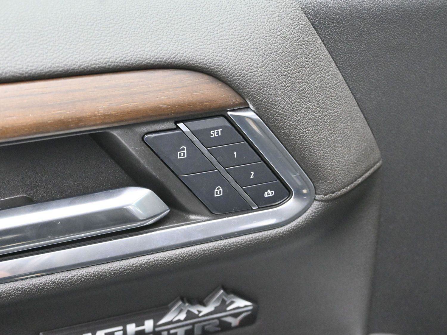 Used 2024 Chevrolet Silverado 1500 High Country w/ High Country Premium Package AWD/4WD image 10