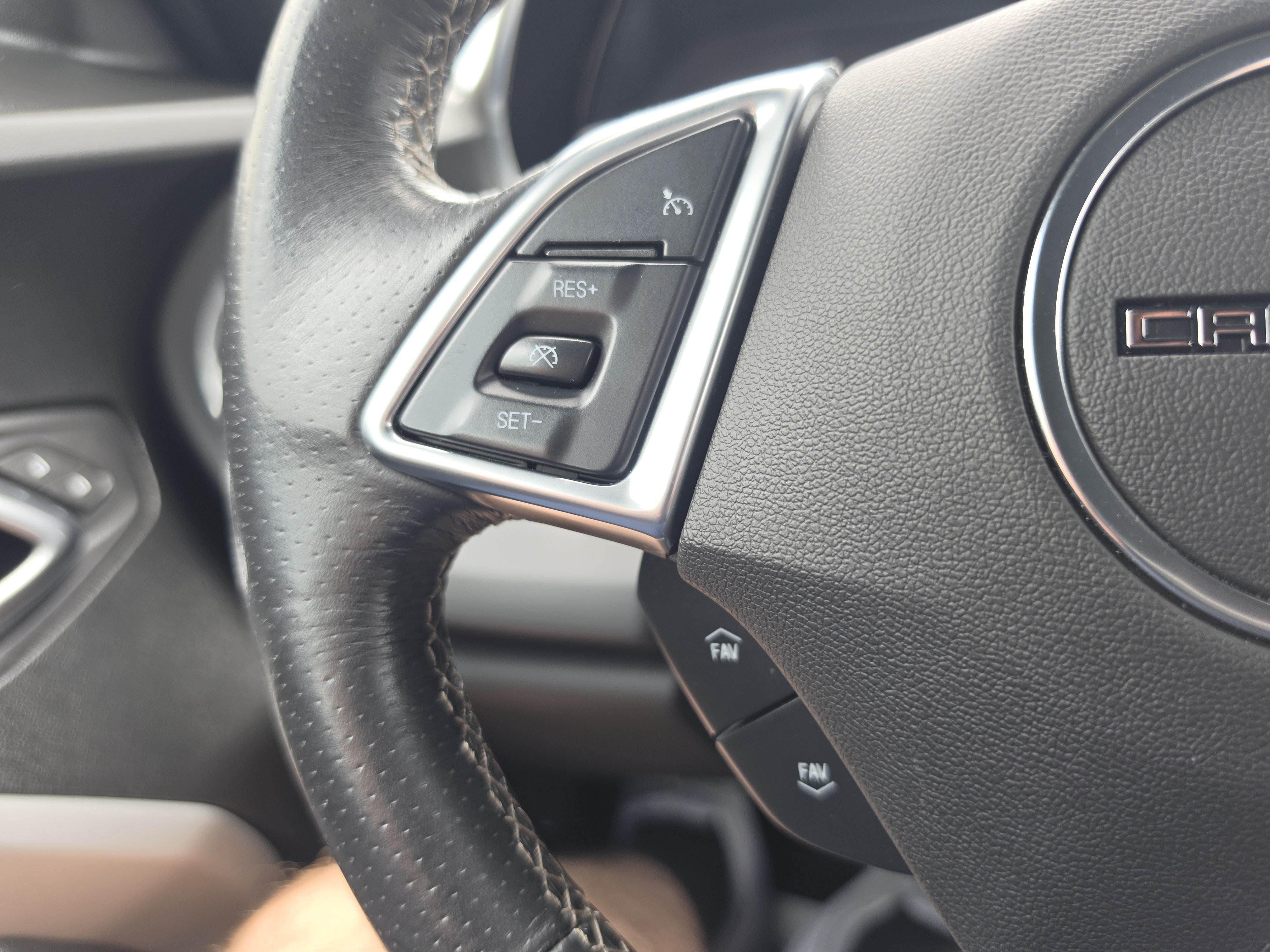 Used 2018 Chevrolet Camaro SS RWD image 23