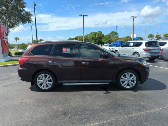 Certified 2019 Nissan Pathfinder SL w/ SL Premium Package FWD image 3
