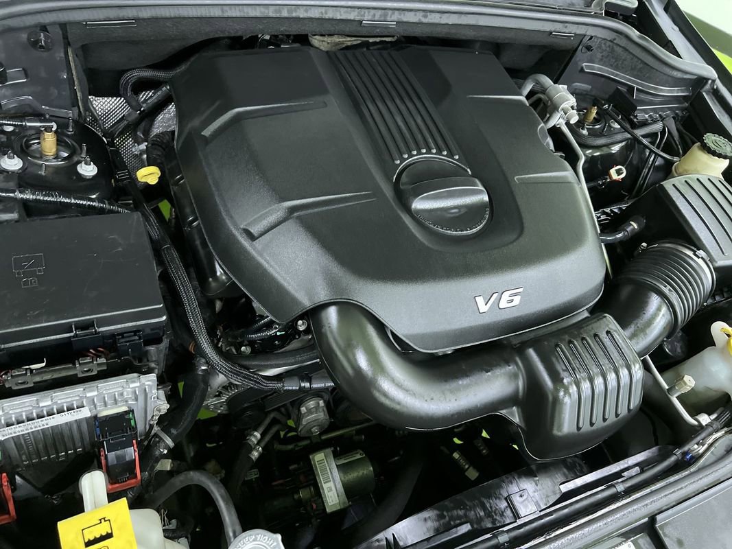 Used 2015 Jeep Grand Cherokee Summit AWD/4WD image 18
