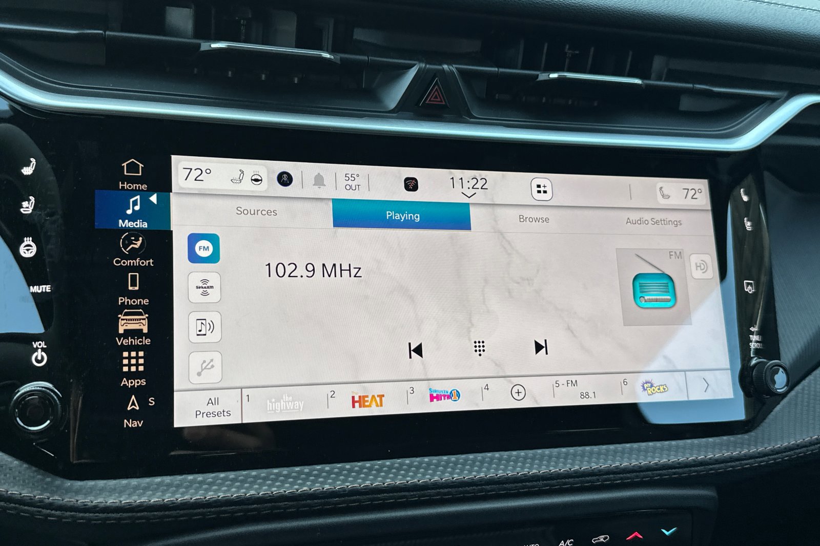 New 2026 Jeep Cherokee Overland w/ Trailer Tow Group image 18