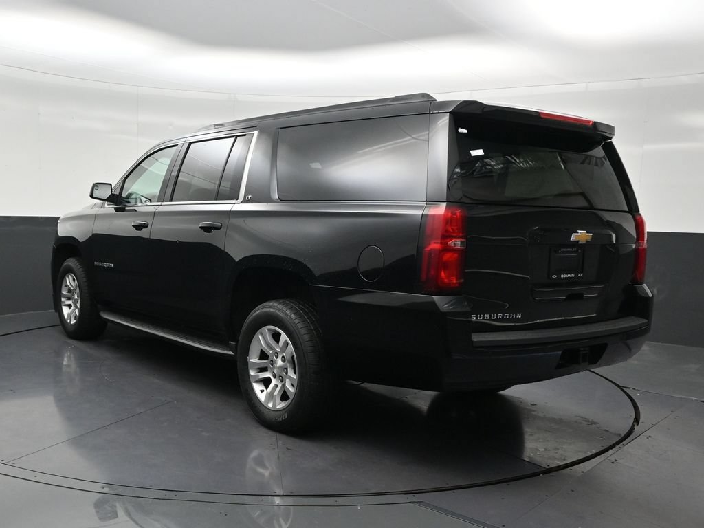 Used 2018 Chevrolet Suburban LT RWD image 3