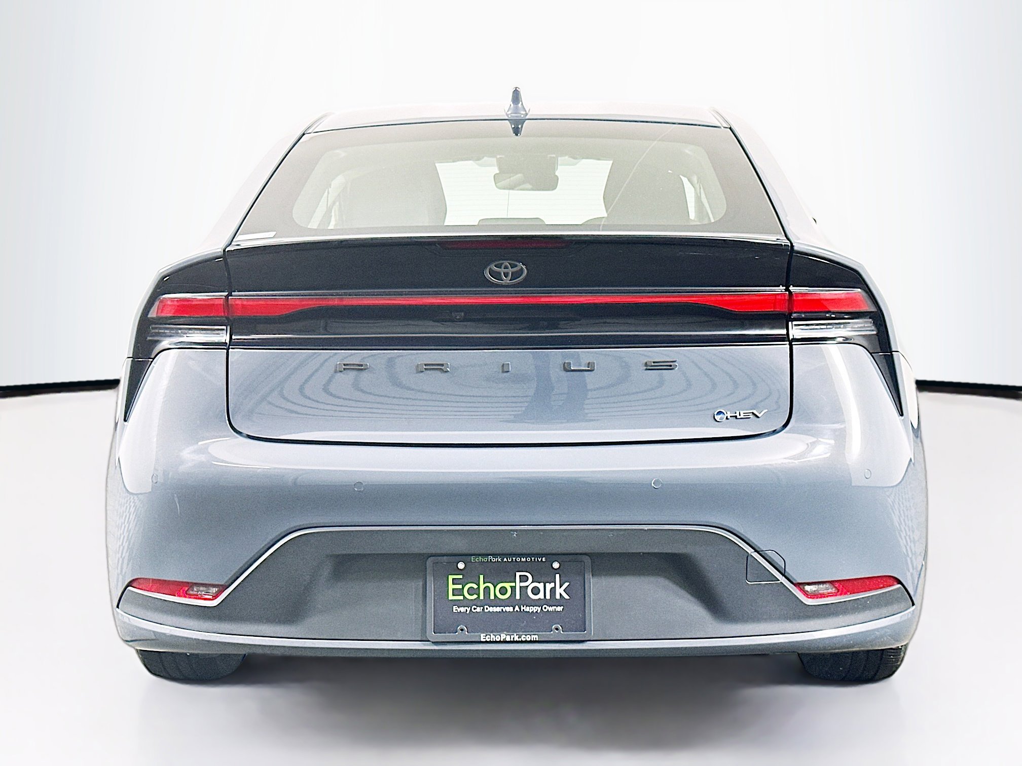 Used 2024 Toyota Prius LE image 7