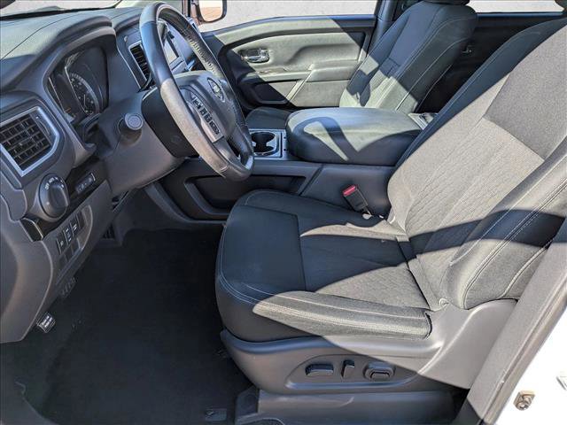 Used 2019 Nissan Titan SV w/ SV Convenience Package image 13