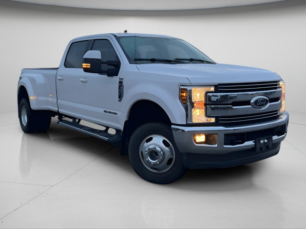 Used 2019 Ford F350 Lariat w/ Lariat Value Package image 2