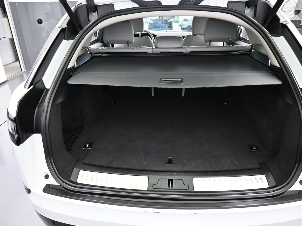 Used 2025 Land Rover Range Rover Velar Dynamic SE image 39