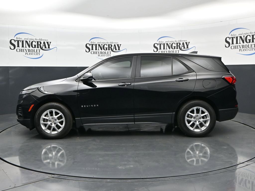 Used 2023 Chevrolet Equinox LS FWD image 4