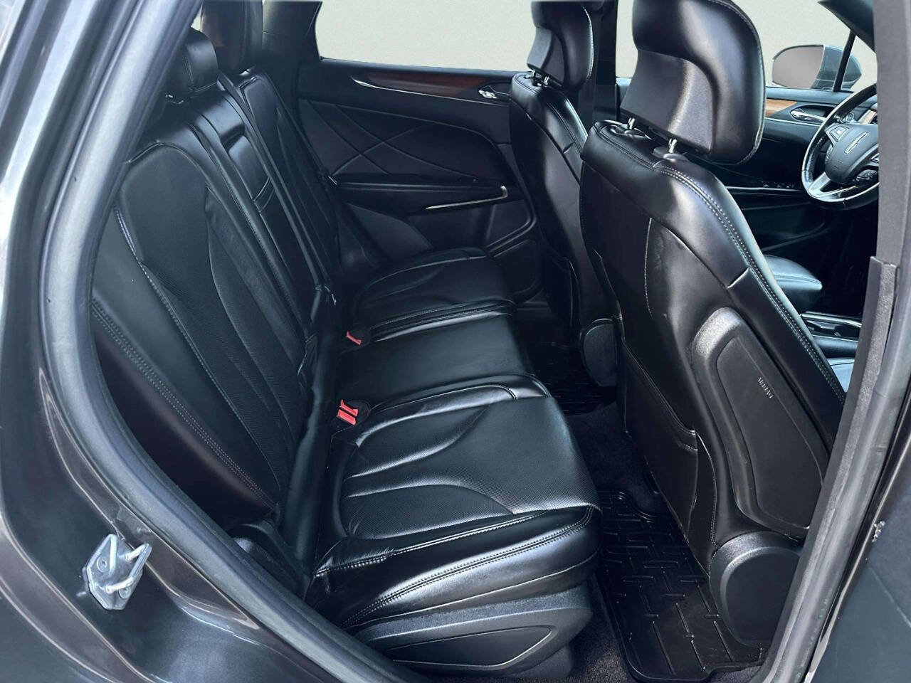 Used 2017 Lincoln MKC Reserve w/ Lincoln MKC Climate Package image 17