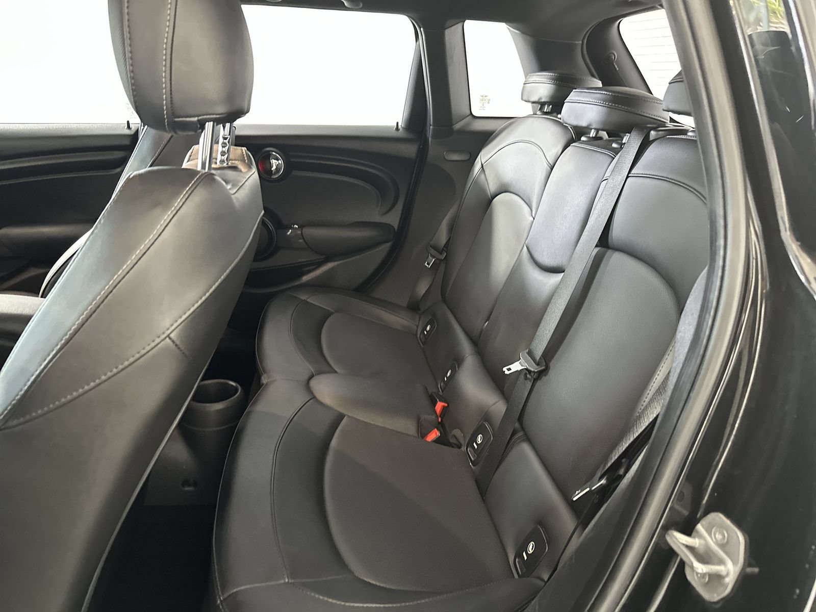Used 2016 MINI Cooper 4-Door Hardtop FWD image 23