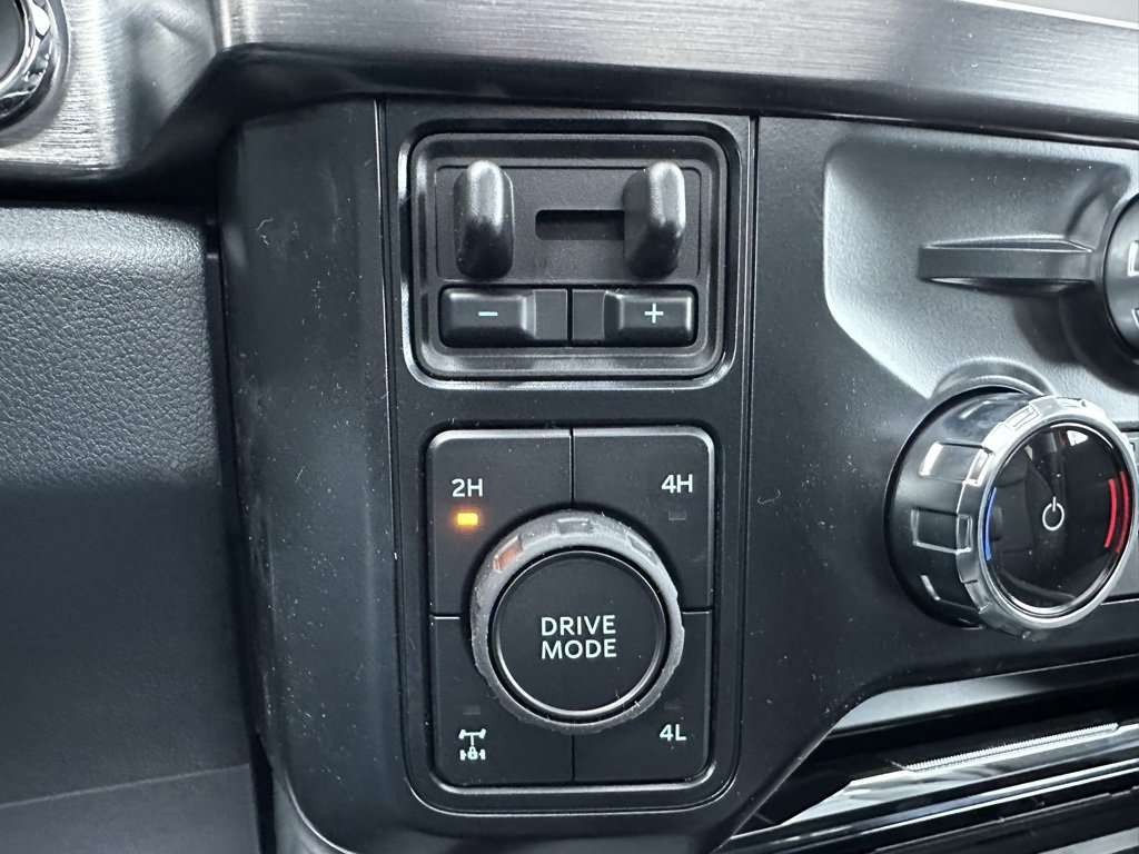 New 2026 Ford F350 Lariat w/ Black Appearance Package image 26