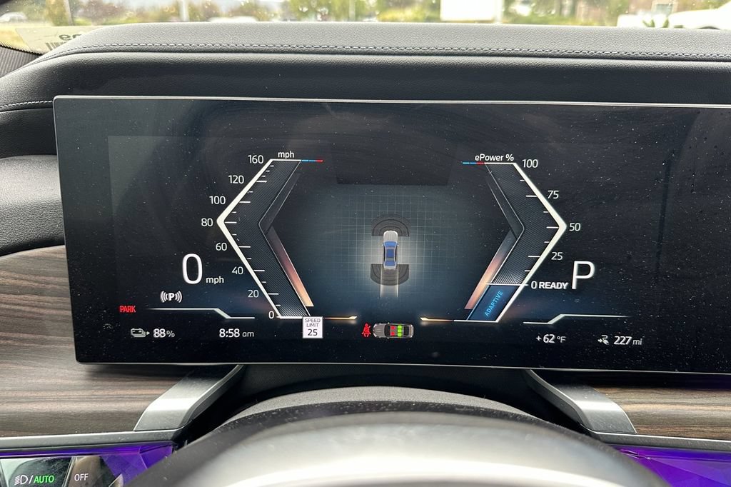 Used 2023 BMW i7 xDrive60 AWD/4WD image 29