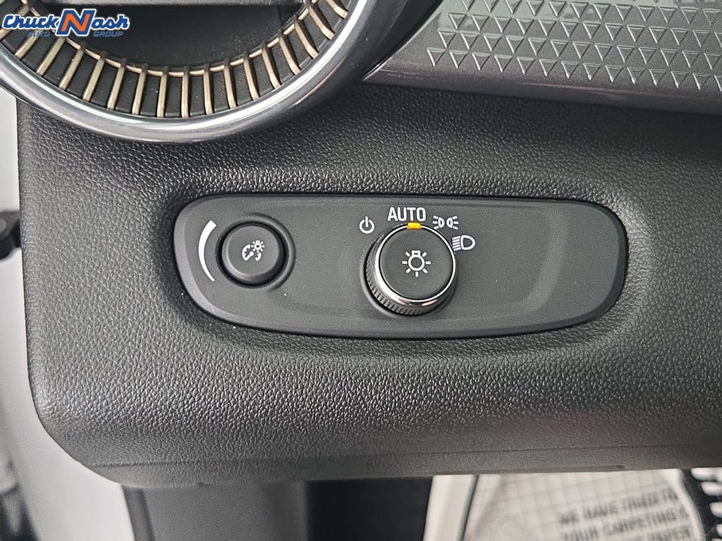 Used 2025 Chevrolet Trax ACTIV w/ Driver Confidence Package FWD image 23