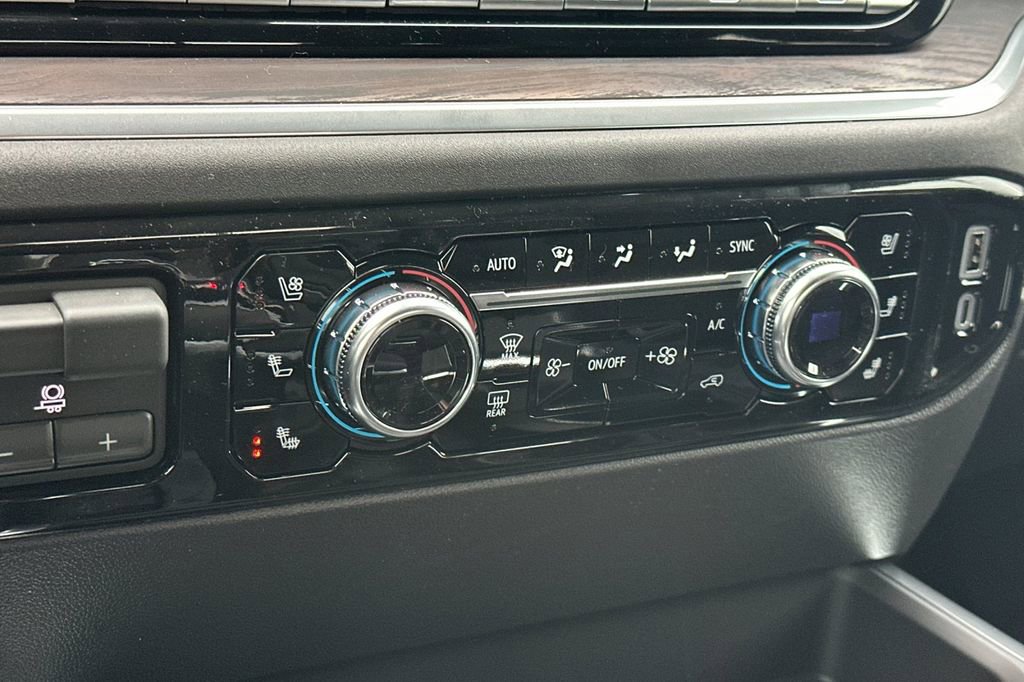 New 2026 GMC Sierra 1500 SLT w/ SLT Premium Plus Package image 17