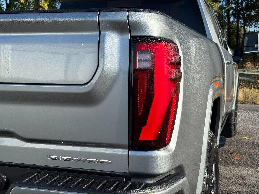Used 2024 GMC Sierra 2500 Denali Ultimate image 11