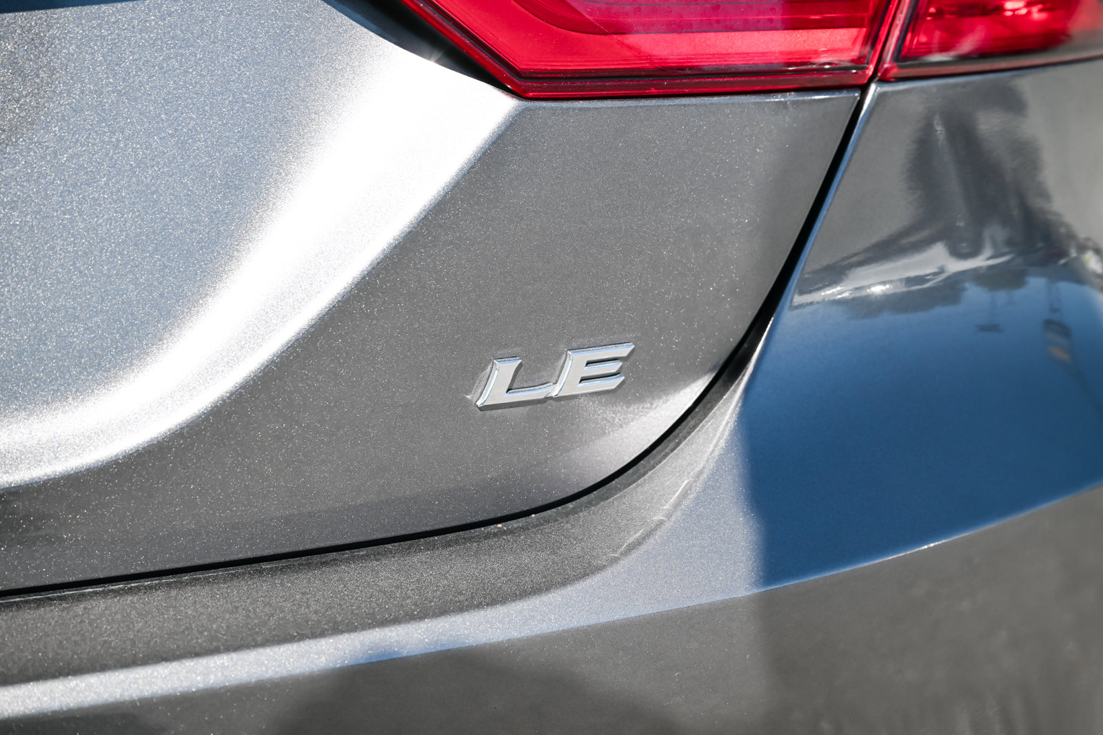 Used 2022 Toyota Camry LE w/ Carpet Mat Package (TMS) image 13