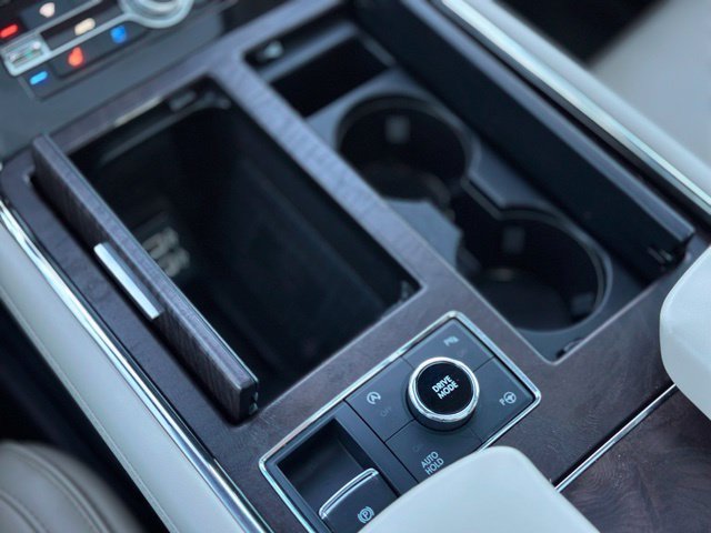 Used 2019 Lincoln Navigator L Reserve AWD/4WD image 13