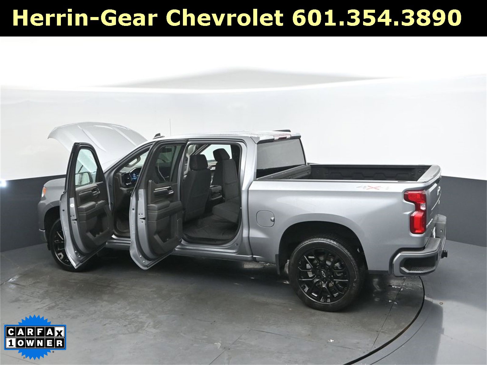 Used 2024 Chevrolet Silverado 1500 RST w/ Protection Package image 2