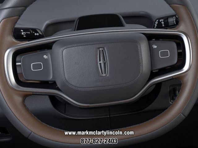 New 2025 Lincoln Navigator Reserve AWD/4WD image 12