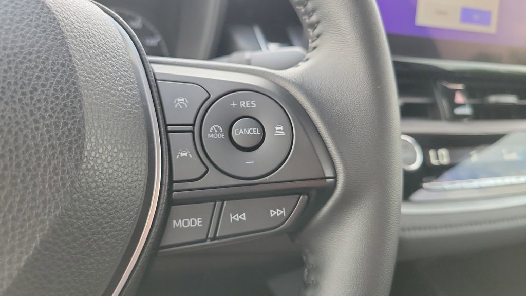 Used 2025 Toyota Corolla SE image 34