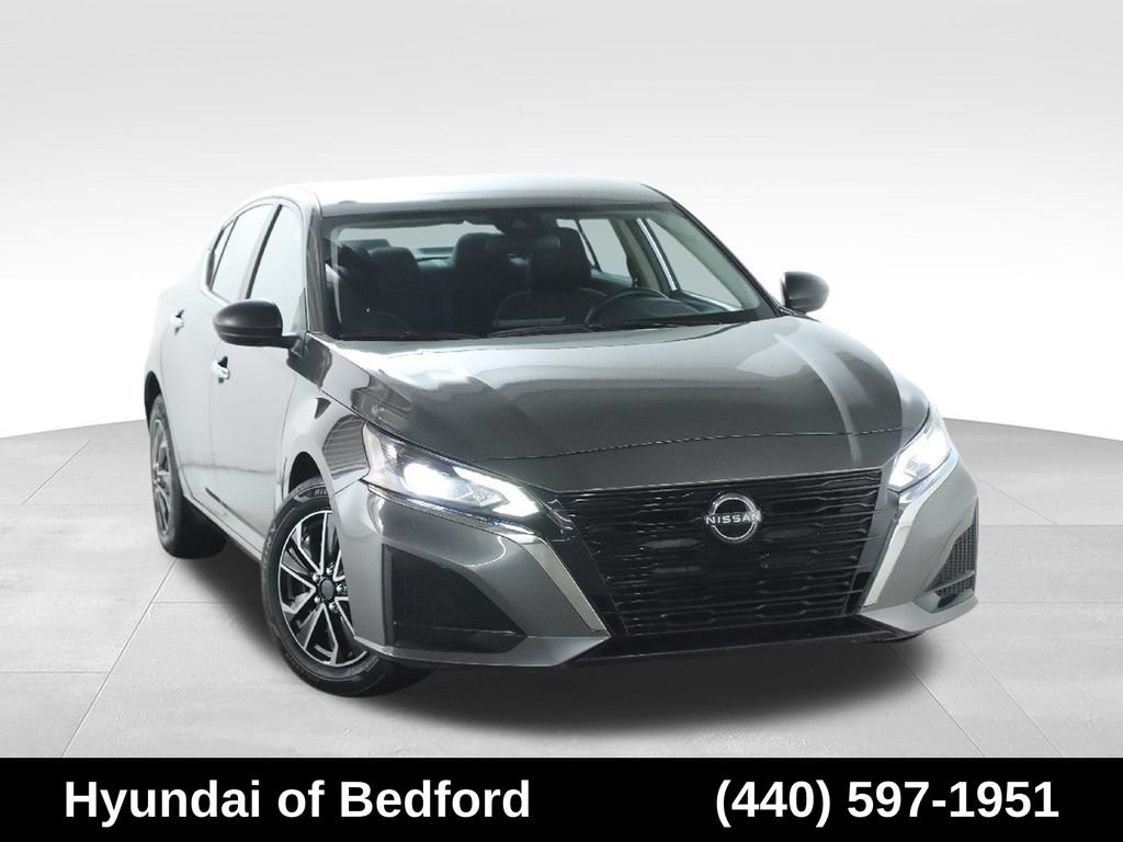 Used 2024 Nissan Altima 2.5 S FWD image 1