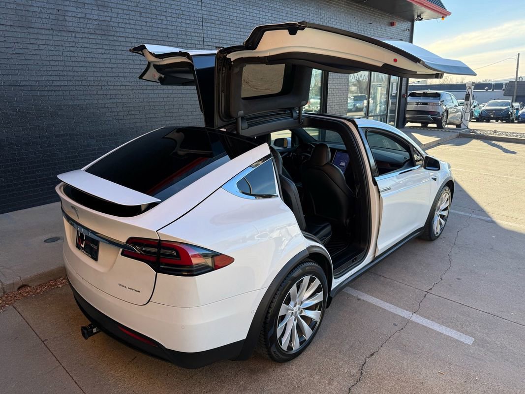 Used 2020 Tesla Model X Long Range image 18