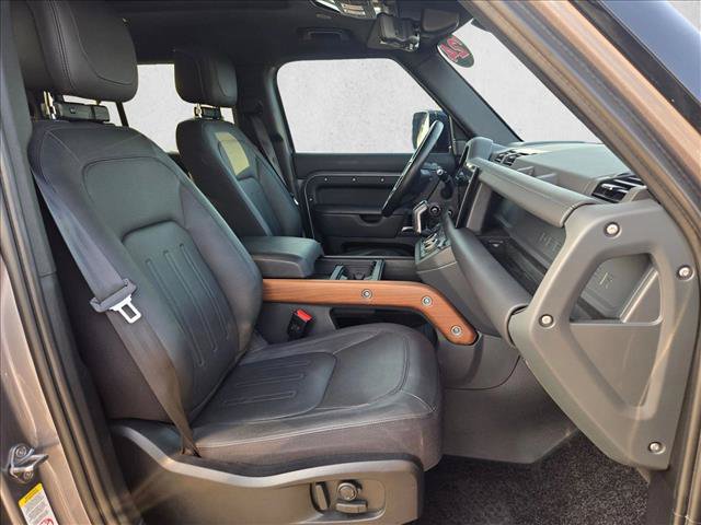 Used 2024 Land Rover Defender 110 X AWD/4WD image 22
