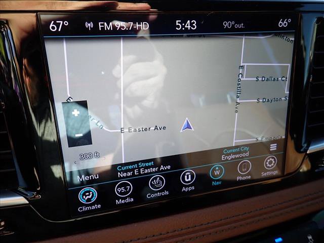 Used 2020 Chrysler Pacifica Limited w/ Advanced Safetytec Group FWD image 12
