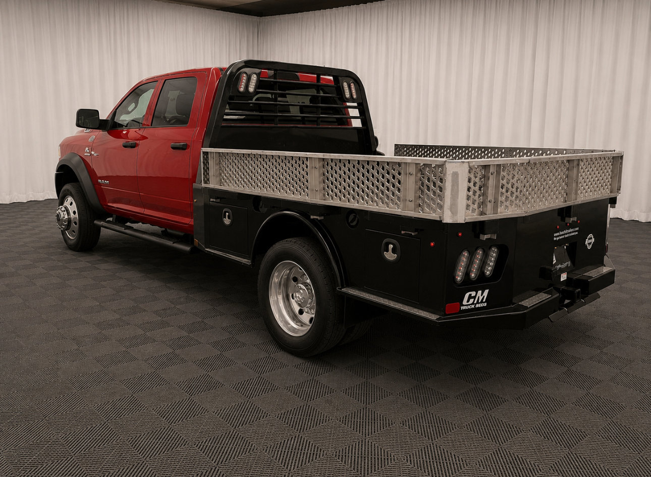 Used 2020 RAM 5500 Tradesman w/ Chrome Appearance Group AWD/4WD image 5