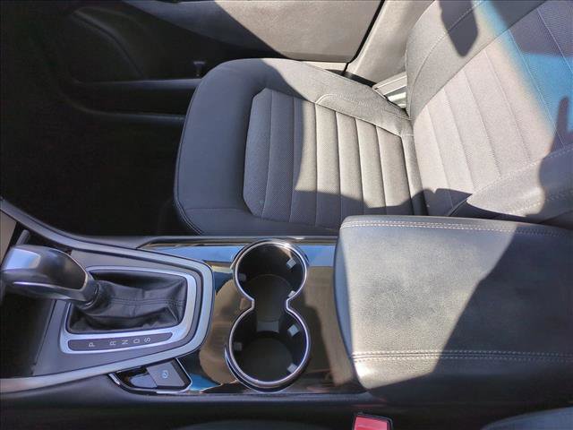 Used 2017 Ford Edge SE image 15