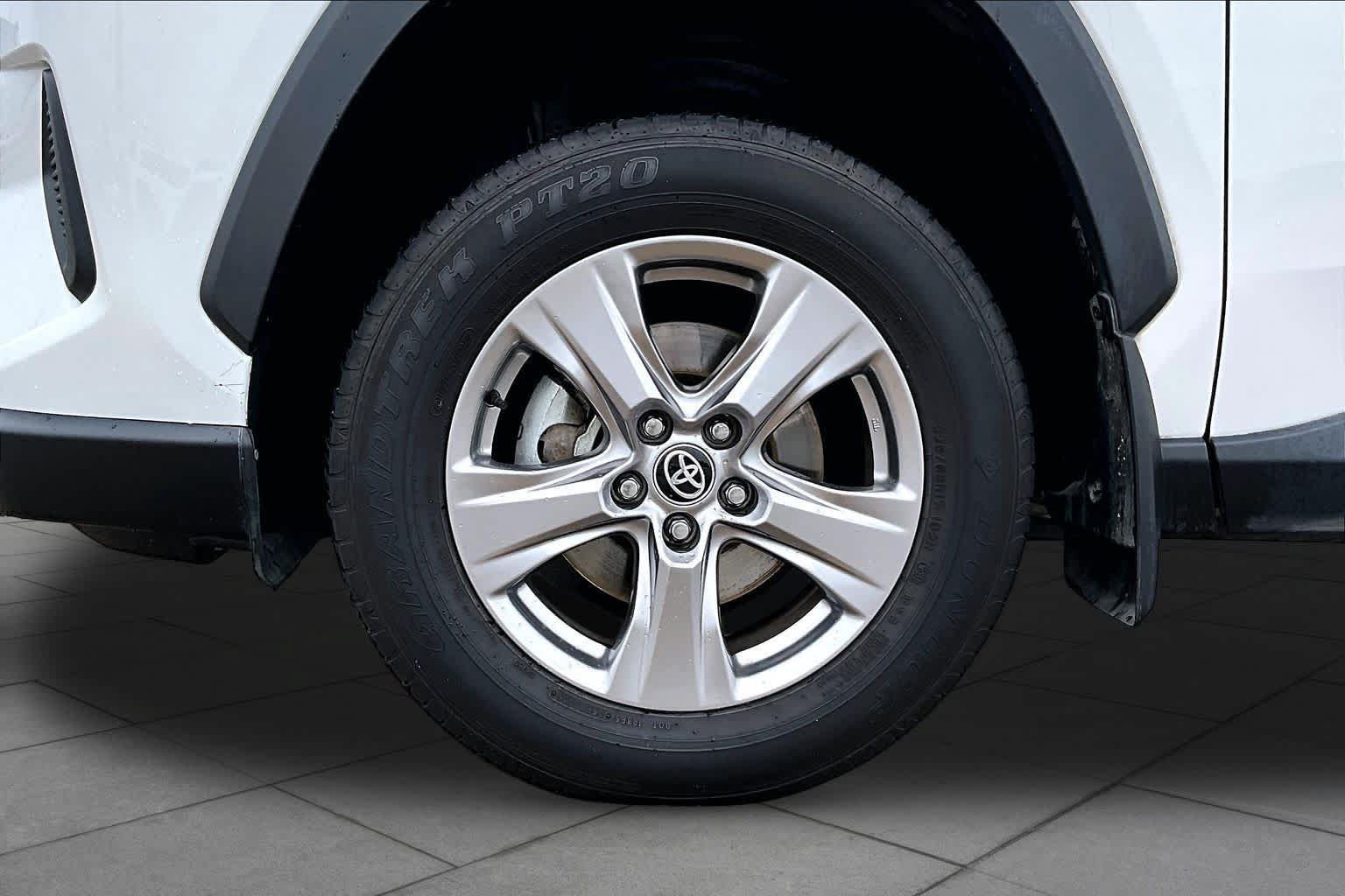 Used 2023 Toyota RAV4 XLE w/ Convenience Package FWD image 11